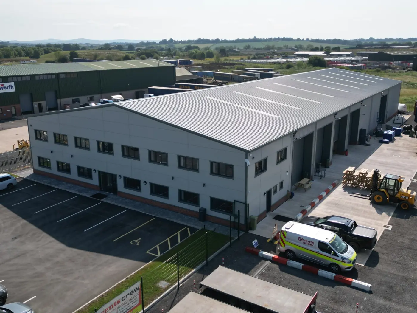Distribution building
