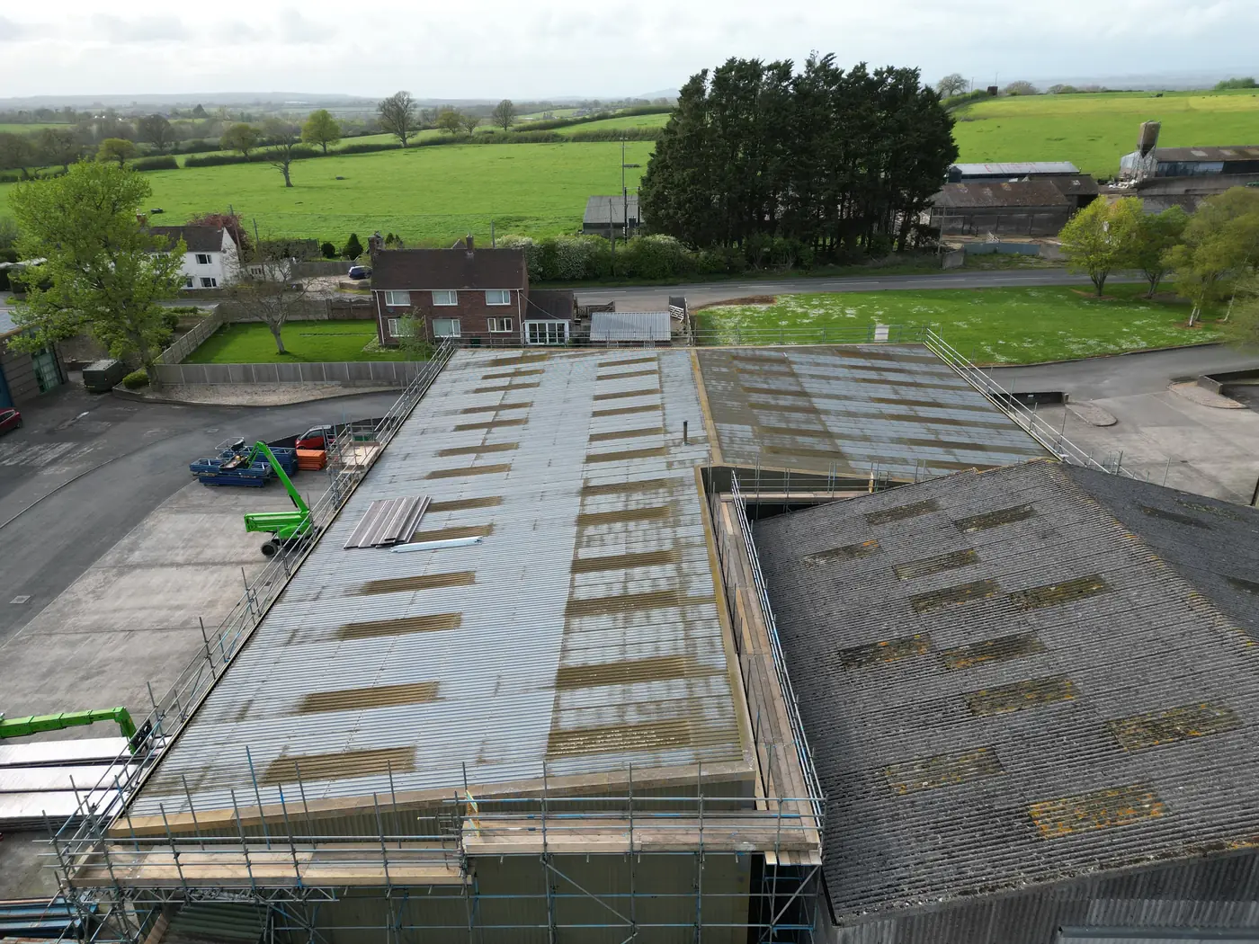 Original roof with plastisol failure before the works