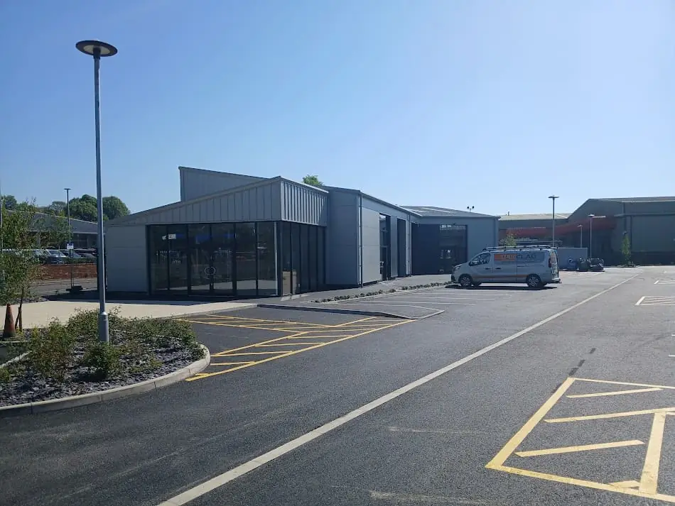 New retail building and car park